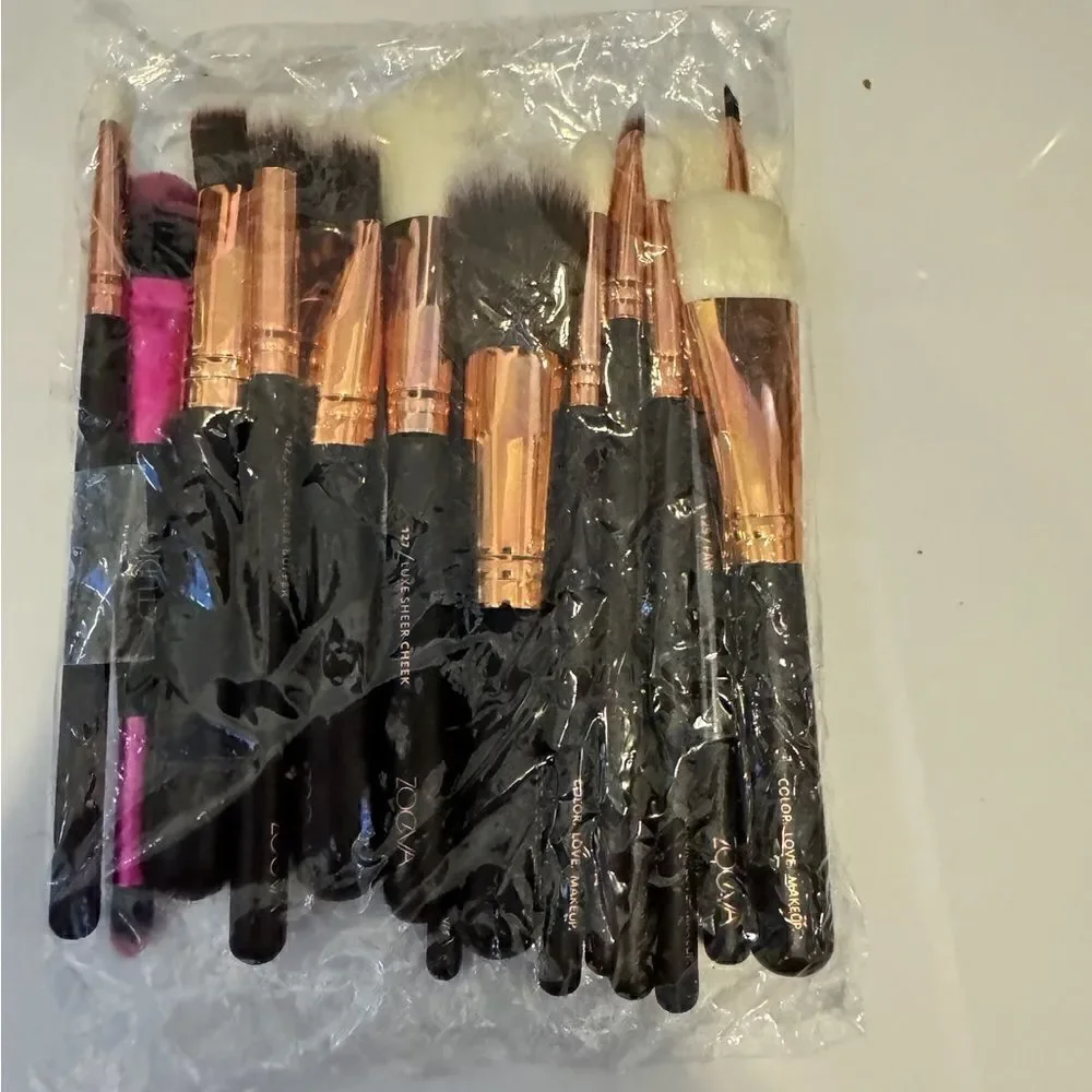 Mixed make-up brushes #16
